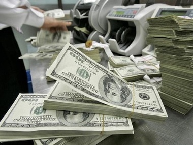 Межбанк: Доллар немного подешевел