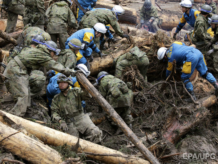 ﻿У Японії через зливи загинуло 25 людей, стільки само зникло безвісти