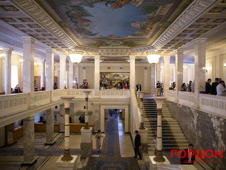 Началось заседание Рады, на котором будут рассматриваться представления о лишении иммунитета пяти нардепов