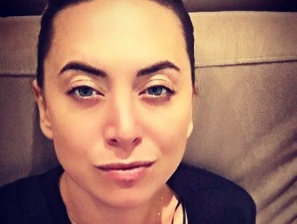 Сестра Фриске на Бали искупалась под водопадом