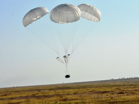 ﻿Генштаб ЗСУ показав, як проходили військові навчання десантників. Відео