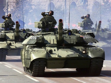 Украинцы перевели военным более 111 млн гривен