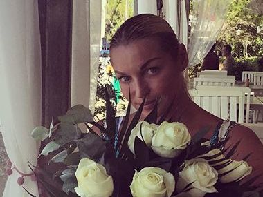 Волочкова поделилась архивным снимком с дочерью