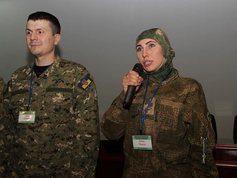 Денісултанов-Курмакаєв стверджує, що Окуєва (на фото праворуч) і Осмаєв (ліворуч) влучили в нього шість разів