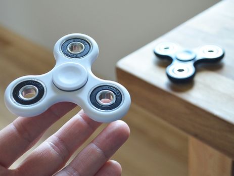 Роспотребнадзор изучит влияние спиннеров на здоровье детей