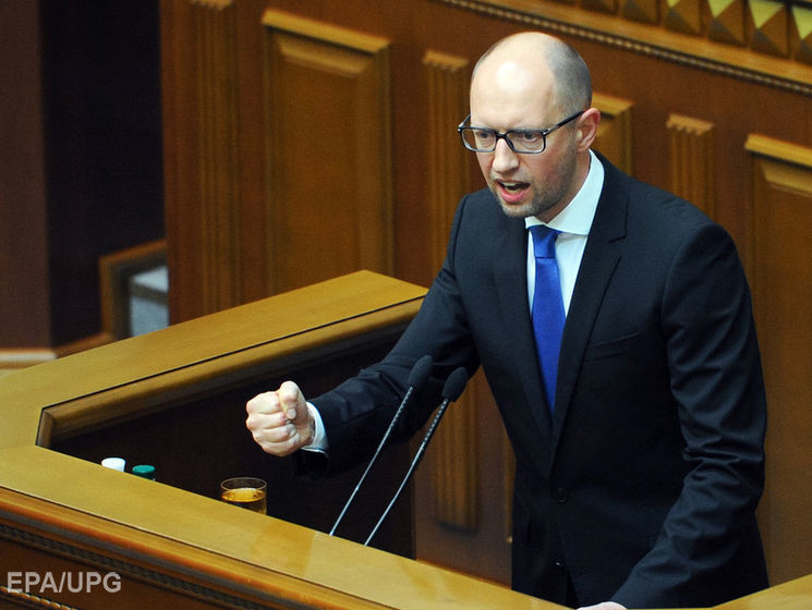 ﻿Яценюк запропонував унести зміни до Конституції України, згідно з якими президент буде "національним арбітром, який перебуває над процесом"