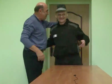 ﻿Вадим Рабінович опублікував відео зустрічі з Карпюком у російській в'язниці