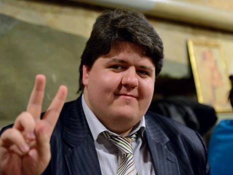 Адвокат активистки Femen, оголившей грудь на брифинге президентов, заявил, что его не пускают к подзащитной