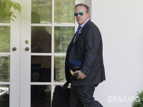 Спайсер о своем уходе: Это в интересах отдела по связям с общественностью, чтобы не было слишком много поваров на кухне