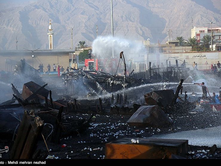 ﻿У порту Ірану від пожежі постраждало 25 суден