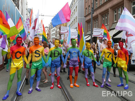 ﻿У Берліні пройшов гей-парад Christopher Street Day. Фоторепортаж