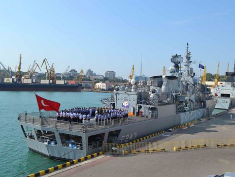 В порт Одессы вошли два корабля НАТО