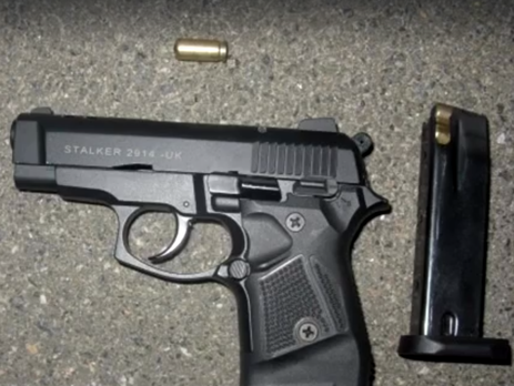 В Киеве мужчина открыл стрельбу по охранникам, которые выставили его из развлекательного заведения