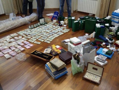 ГПУ и СБУ провели почти 40 обысков в связи с растратой средств во время госзакупок в 2012–2014 годах