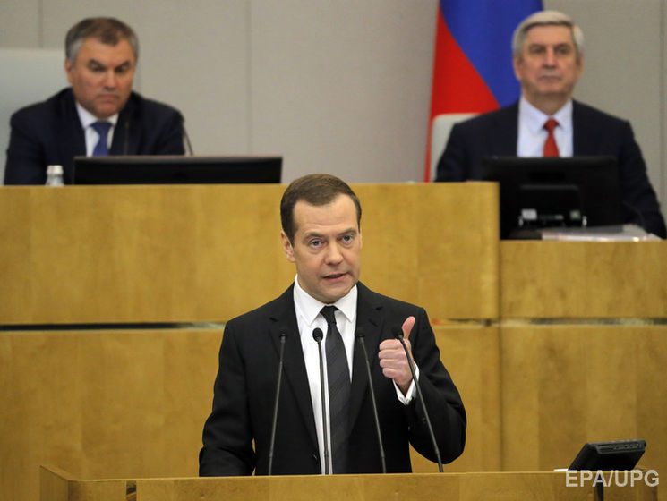 Медведев о лишении украинского гражданства Саакашвили: Show must go on