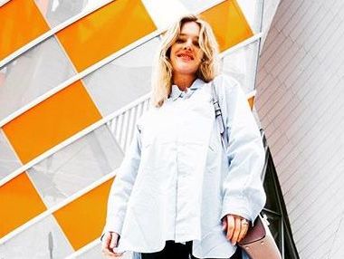 Водянова занимается йогой с ребенком