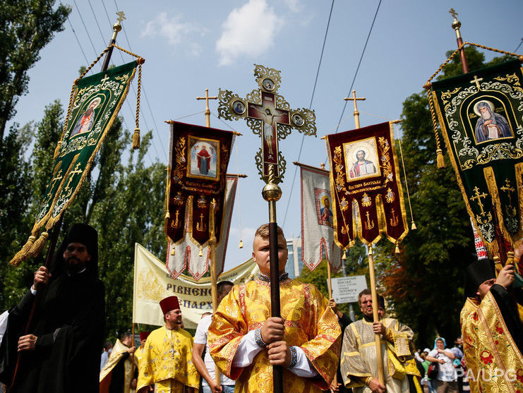 В Киеве проходит крестный ход УПЦ МП по случаю празднования годовщины крещения Киевской Руси
