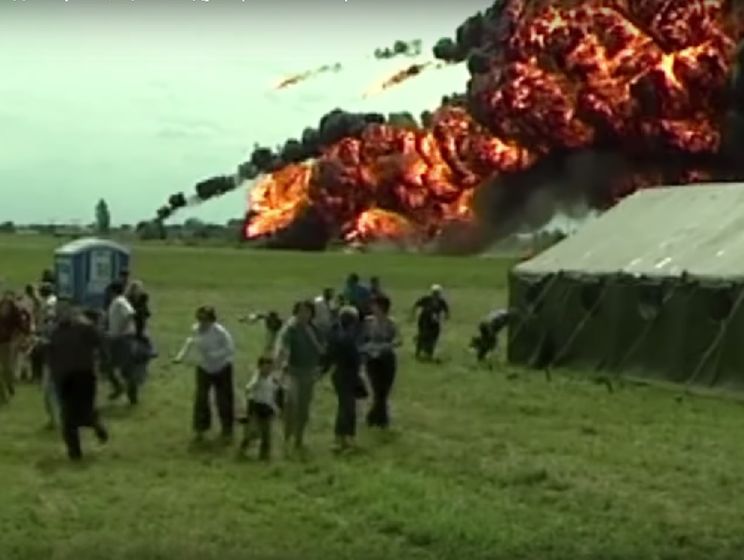 15 лет назад на авиашоу под Львовом на зрителей упал военный самолет. Видео