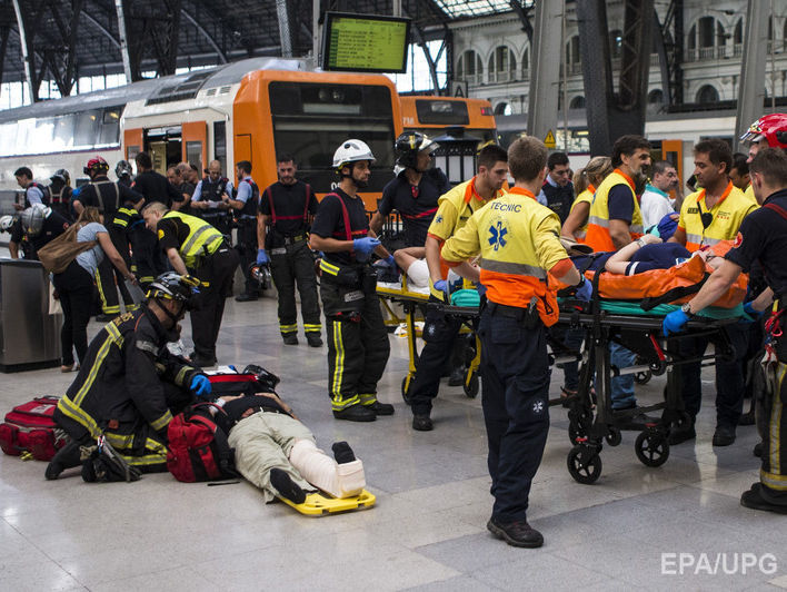 ﻿У Барселоні пасажирський поїзд урізався в тупик на вокзалі, 39 постраждалих