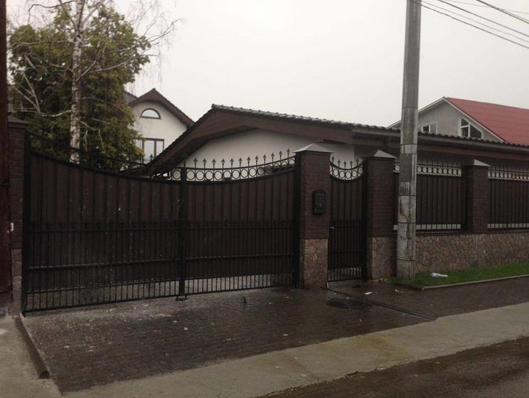 В Киевской области у частного дома произошел взрыв, двое пострадавших