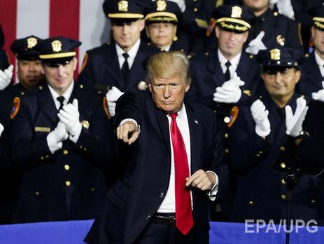 ﻿Трамп закликав поліцейських 