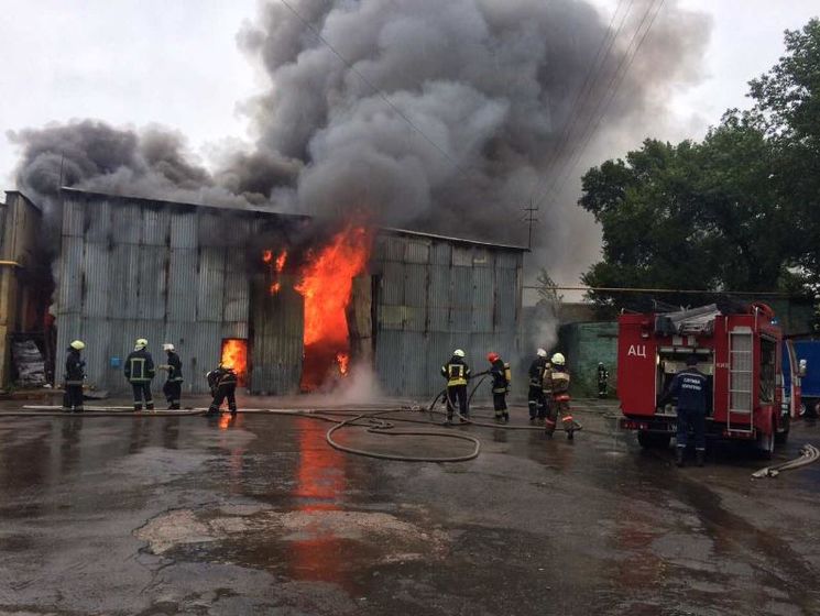 В Киеве произошел пожар на СТО