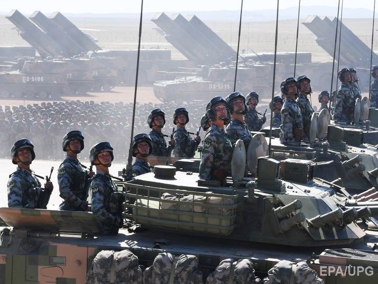 Китай продемонстрировал новейшую военную технику на военном параде. Видео
