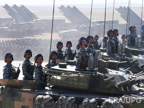 Китай продемонстрировал новейшую военную технику на военном параде. Видео