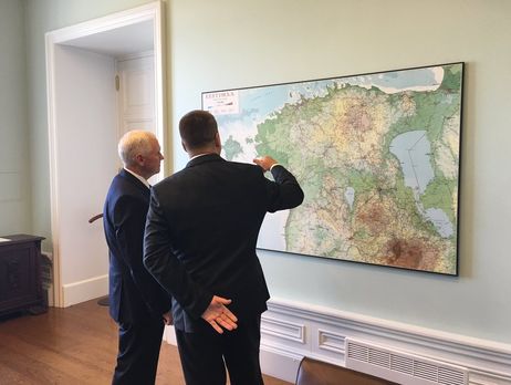 Пенс: Дестабилизирующие действия России в Украине неприемлемы