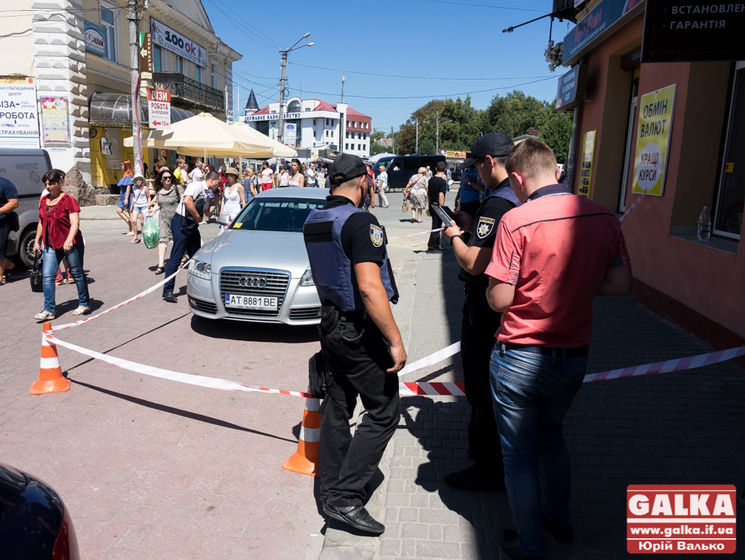 ﻿В Івано-Франківську обстріляли автомобіль, поранено водія