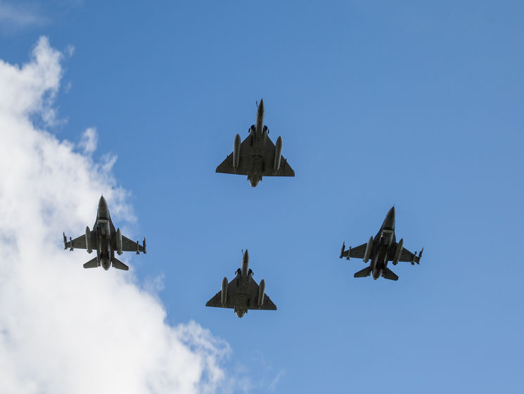 ﻿Винищувачі НАТО перехопили три російські військові літаки біля кордонів Естонії