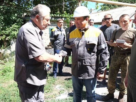 Прифронтовые Жованку, Бахмутку и Пески, которые больше года жили без света, подключили к сети электроснабжения