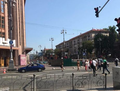 По центру Киева прошлась полностью обнаженная женщина