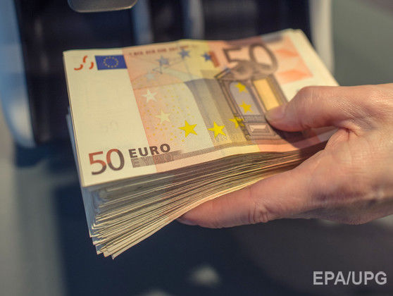﻿Курс гривні до євро впав до 30,70 грн/€