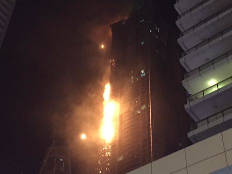 В Дубае загорелся один из высочайших небоскребов мира