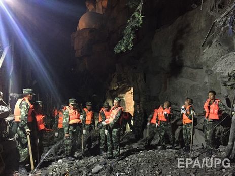 ﻿Кількість жертв землетрусу в Китаї зросла до 13. Фоторепортаж