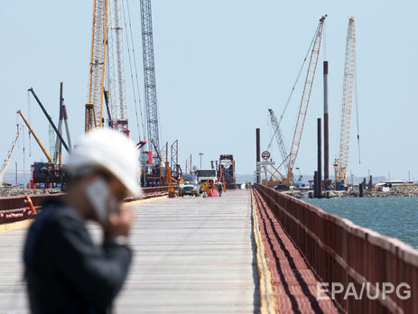 ﻿РФ заборонила ходити 9 серпня через Керченську протоку всім суднам, окрім військових і тих, що беруть участь у будівництві транспортного переходу