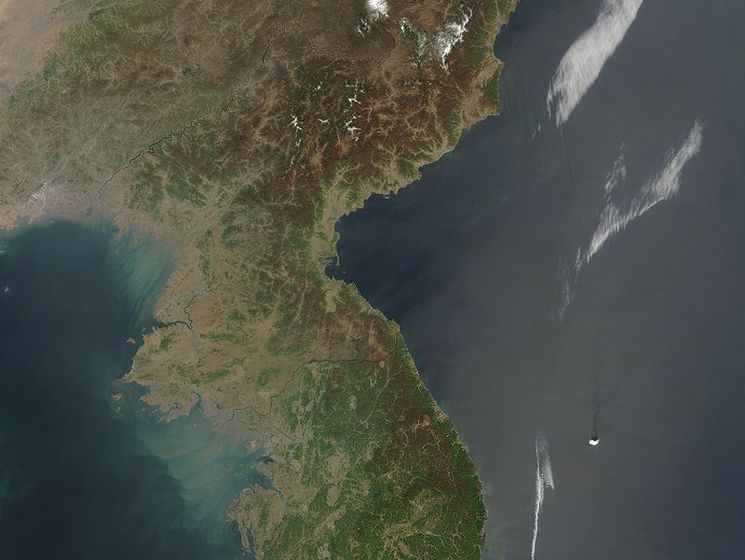﻿Житель КНДР морем утік до Південної Кореї
