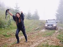 Руслана показала бэкстейдж съемок социальных роликов в Карпатах. Фоторепортаж