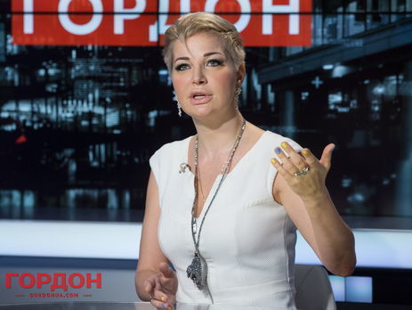 Максакова: Наверное, у тех, кто вышел на молитвенное стояние против 