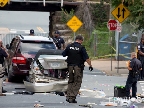 За наезд на людей в Шарлотсвилле полиция задержала 20-летнего парня