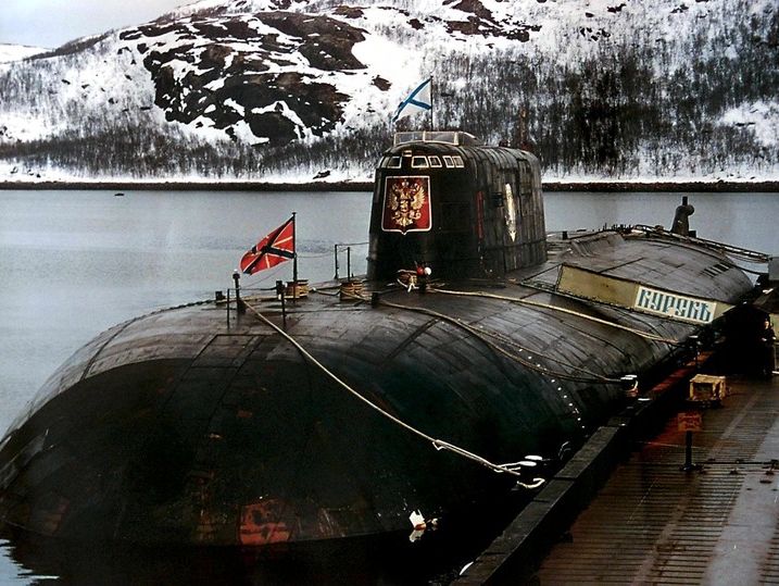 ﻿Уболівальники "Зеніту" розгорнули банер із зображенням записки капітана з підводного човна "Курськ"