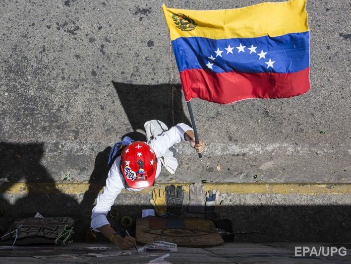 ﻿Росія кредитами рятує владу Мадуро у Венесуелі – Reuters