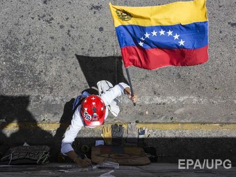 Россия кредитами спасает власть Мадуро в Венесуэле – Reuters