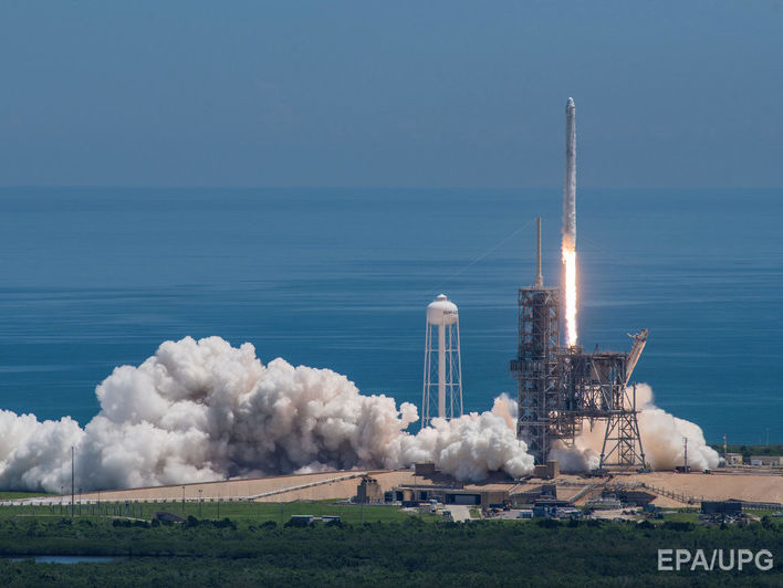 ﻿SpaceX успішно запустила космічну вантажівку Dragon до МКС за допомогою ракети-носія Falcon 9