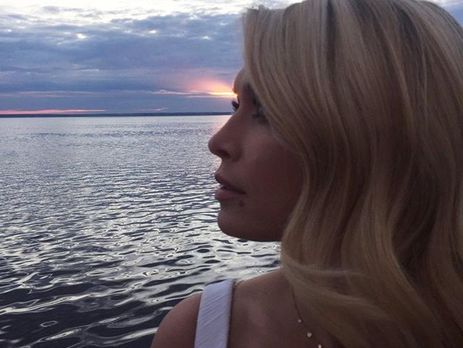 Брежнева с дочерьми отдыхает в Италии