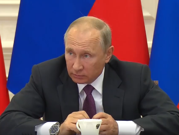 ﻿"Якісь проблеми?". Путін вичитав заступнику міністра фінансів. Відео