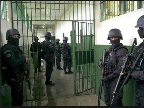 В Венесуэле во время подавления тюремного бунта погибло 37 заключенных