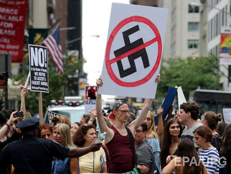 Сайт американских неонацистов лишили домена в России