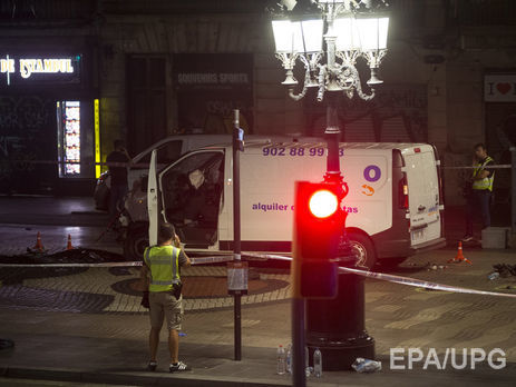 Житель Каталонии Укабир, на чье имя был арендован врезавшийся в людей микроавтобус, заявил, что у него украли паспорт